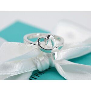 Tiffany & Co Ring Vintage "LOVING HEART" Band by Paloma Picasso in Silver